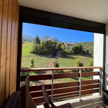 T2 Face Aux Pistes Avec Terrasse, 9 Couchages, Proche Commerces Et Piscine - Fr-1-165a-103 * Enchastrayes